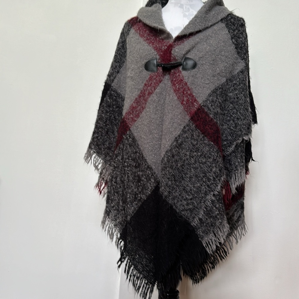 Altare Open Front Shawl Toggle Wrap - Picture 2 of 9